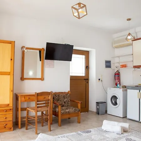 Traditional House Alepis In דירה אראופוליס